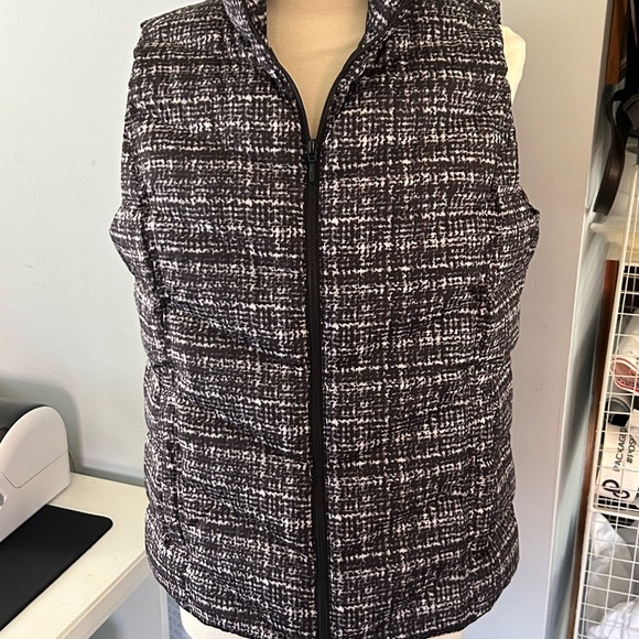 Lands End Vest L (14-16) - Picture 2 of 6